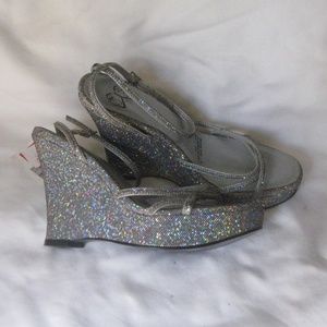 New Fashion Bug Pippin wedge heels